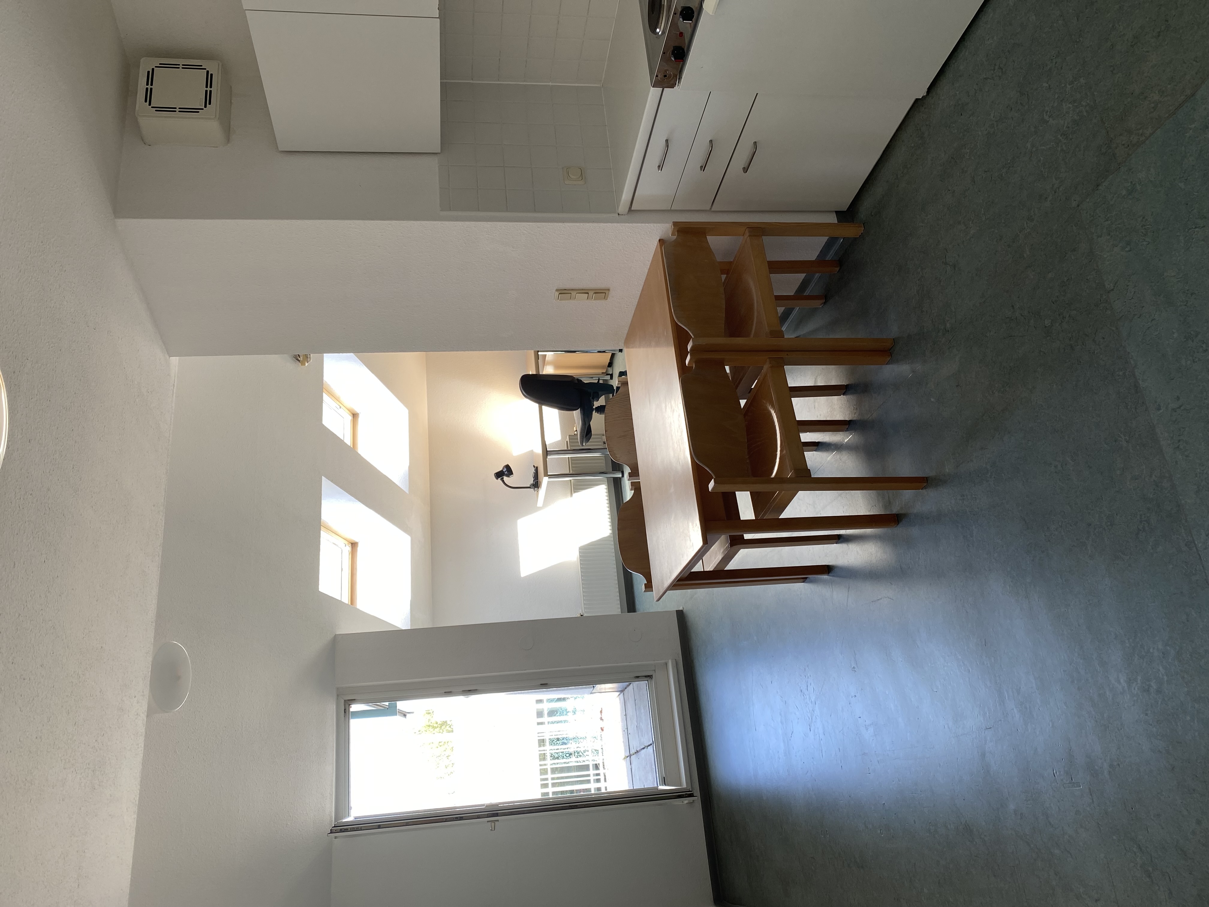 Doppelzimmer - Blick in die Wohnküche